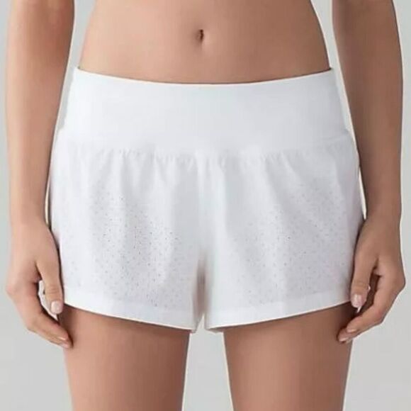 Lululemon Most Popular & Discontinued WHITE FINAL LAP SHORT - Women’s Size 4 - Picture 1 of 12